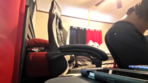 glomightyj online show from 10, 6, 2026