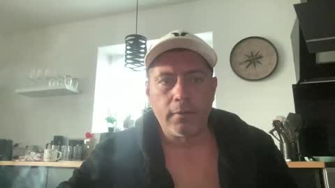 Snapshot of guil0 chatting on 15, 9, 2025 guil0 online show from 15, 9, 2025
