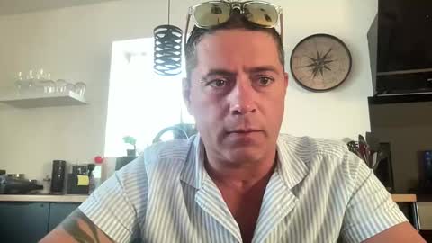 Snapshot of guil0 chatting on 17, 9, 2025 guil0 online show from 17, 9, 2025