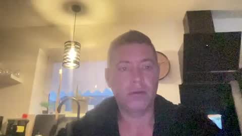 Snapshot of guil0 chatting on 18, 9, 2025 guil0 online show from 18, 9, 2025