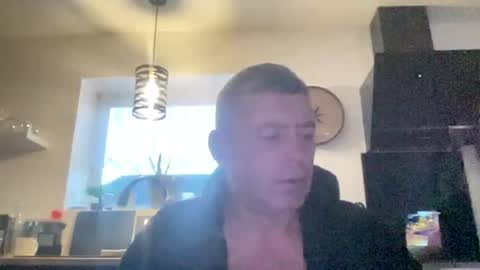 Snapshot of guil0 chatting on 29, 9, 2025 guil0 online show from 29, 9, 2025