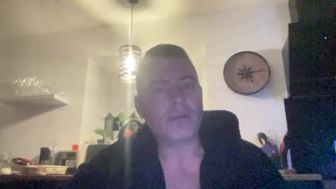 Snapshot of guil0 chatting on 30, 9, 2025 guil0 online show from 30, 9, 2025