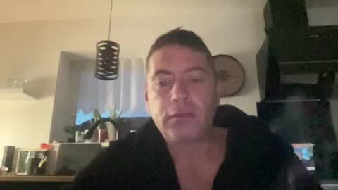 Snapshot of guil0 chatting on 2, 10, 2025 guil0 online show from 2, 10, 2025