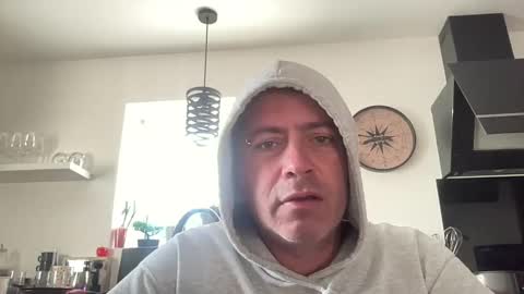 Snapshot of guil0 chatting on 10, 10, 2025 guil0 online show from 10, 10, 2025
