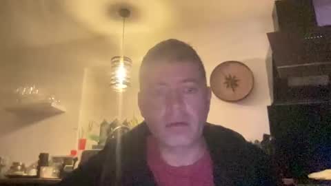 Snapshot of guil0 chatting on 16, 10, 2025 guil0 online show from 16, 10, 2025