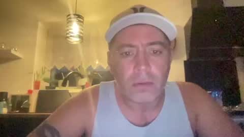 Snapshot of guil0 chatting on 17, 10, 2025 guil0 online show from 17, 10, 2025