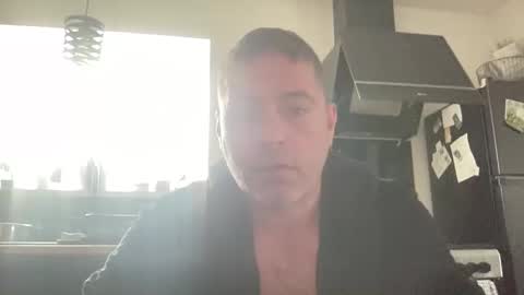 Snapshot of guil0 chatting on 5, 11, 2025 guil0 online show from 5, 11, 2025
