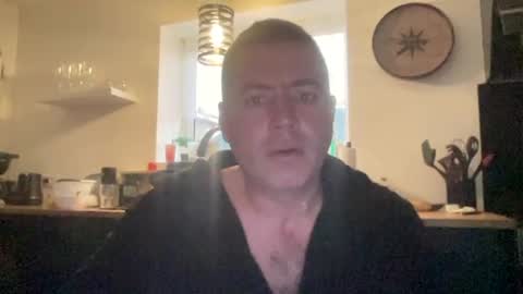 Snapshot of guil0 chatting on 10, 11, 2025 guil0 online show from 10, 11, 2025