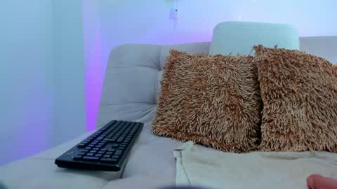 haley01 online show from 25, 1, 2025