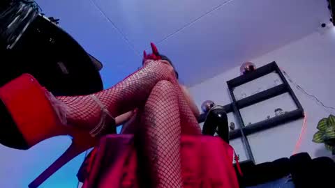 halley_ravenn online show from 13, 6, 2026