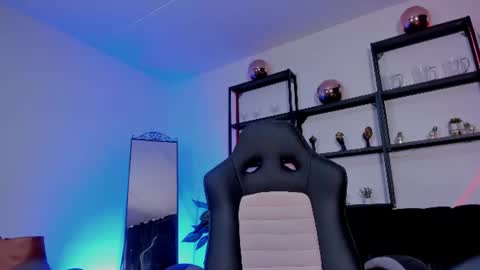 halley_ravenn online show from 15, 6, 2026