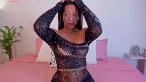 Hanna Williams  online show from 4, 12, 2025