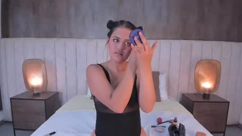 Hayli  online show from 12, 6, 2026