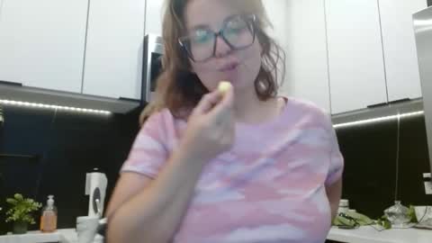 Hazel online show from 8, 6, 2026