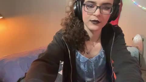 Hazel online show from 26, 5, 2026