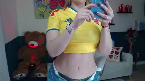 hebelongs2her online show from 17, 6, 2026