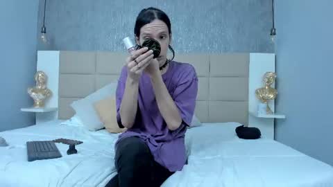 Keira Hecate online show from 11, 6, 2026