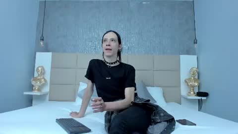 Keira Hecate online show from 20, 6, 2026