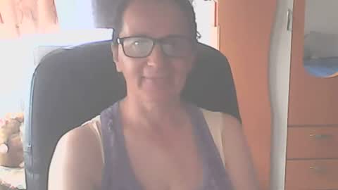 hellenmarie online show from 1, 7, 2026