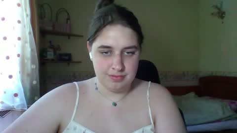 hess_luna_ online show from 22, 6, 2026