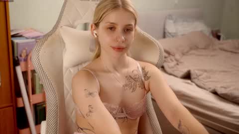 Holly online show from 2, 6, 2026