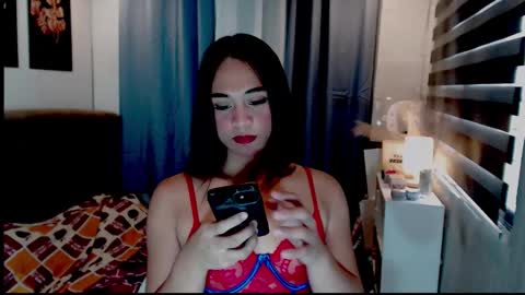hoelymarie online show from 4, 5, 2026