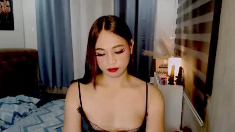 hoelymarie online show from 12, 5, 2026