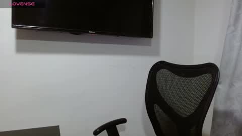 Holly online show from 10, 5, 2026