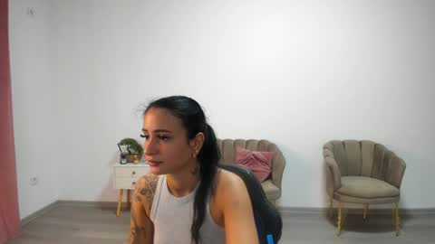 holly_wood18 online show from 6, 7, 2026