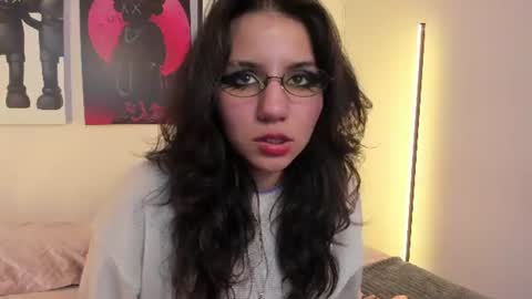 hollypeach_ online show from 10, 6, 2026