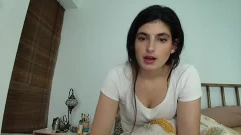 hollyshit_ online show from 20, 6, 2026