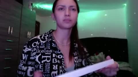 holy_julii online show from 11, 6, 2026