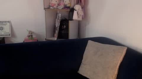 Snapshot of honey_dirty chatting on 17, 6, 2026 emyy online show from 17, 6, 2026