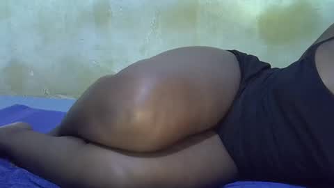 Snapshot of honey_sunshiny chatting on 12, 5, 2026 honey_sunshiny online show from 12, 5, 2026