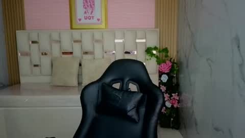 HONEY  online show from 16, 6, 2026