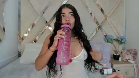 honeyht online show from 30, 5, 2026