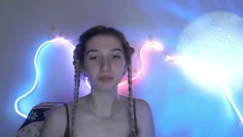 honeyveil online show from 6, 6, 2026