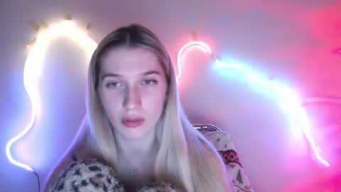 honeyveil online show from 12, 6, 2026