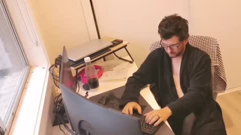 hopefulguy86 online show from 12, 6, 2026