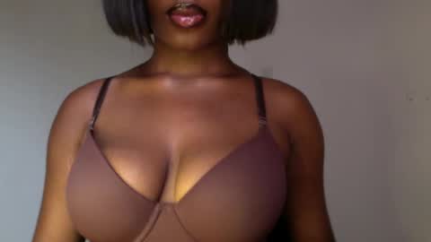 delilah online show from 18, 5, 2026
