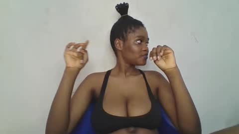 Snapshot of hot_choccoolate chatting on 12, 5, 2026 Zarah online show from 12, 5, 2026
