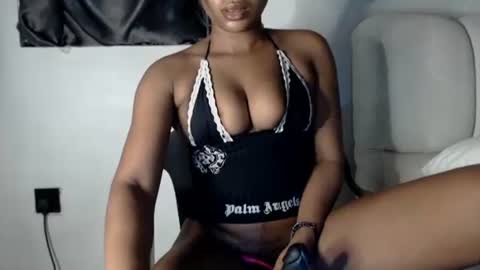 Snapshot of hot_chocoxxxx chatting on 16, 4, 2026 sonia mis choco online show from 16, 4, 2026