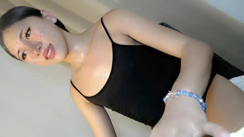 hot_little_angel18 online show from 25, 6, 2026