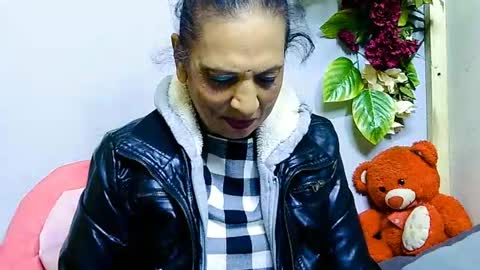 hot queen online show from 16, 6, 2026