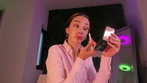hotfallingdevil online show from 3, 6, 2026