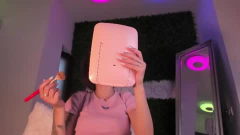 hotfallingdevil online show from 16, 6, 2026