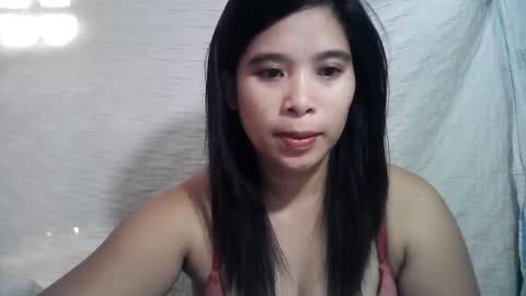 Snapshot of hotmompinay30 chatting on 16, 4, 2026 flor online show from 16, 4, 2026
