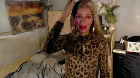 hugecock_caramel online show from 17, 6, 2026