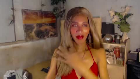 hugecock_caramel online show from 22, 6, 2026