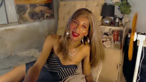 hugecock_caramel online show from 24, 6, 2026